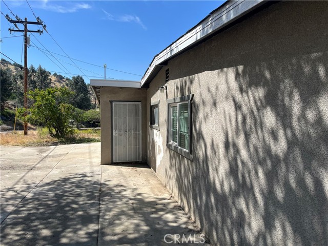 Detail Gallery Image 2 of 9 For 30332 Woodford-Tehachapi, Keene,  CA 93531 - 3 Beds | 2 Baths