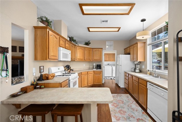 Detail Gallery Image 9 of 33 For 2105 Zermatt Dr, –,  CA 93222 - 2 Beds | 2 Baths