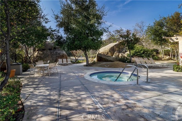 Detail Gallery Image 6 of 41 For 22373 Mission Cir, Chatsworth,  CA 91311 - 2 Beds | 2 Baths