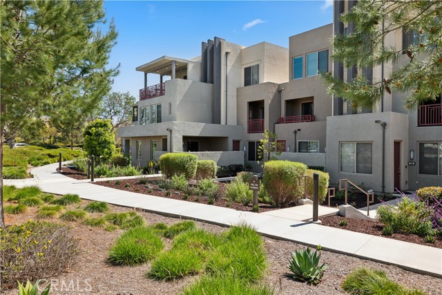 Detail Gallery Image 2 of 26 For 134 Cadence, Irvine,  CA 92618 - 3 Beds | 3/1 Baths