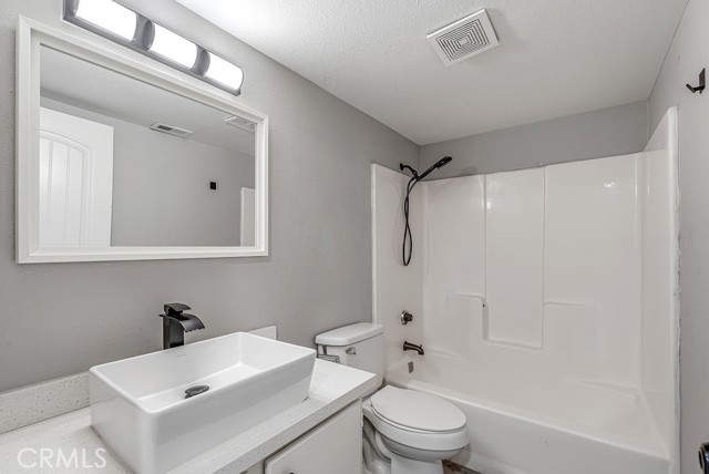 Detail Gallery Image 14 of 22 For 16465 Green Tree, Victorville,  CA 92395 - 2 Beds | 2 Baths