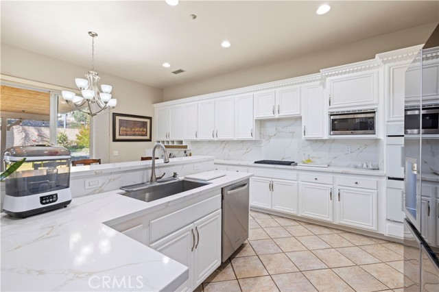 Detail Gallery Image 13 of 41 For 17745 Sidwell St, Granada Hills,  CA 91344 - 4 Beds | 4 Baths