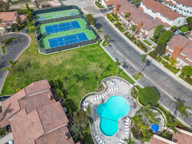 7892 Southwind Circle, Huntington Beach CA: https://media.crmls.org/medias/dc82db2d-bec5-4ef5-84dd-a4ea0bc626c8.jpg