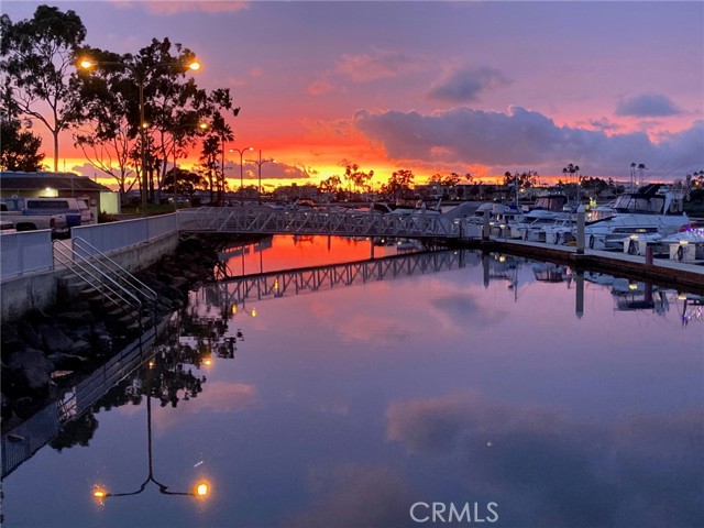 5327 Marina Pacifica N Drive, Long Beach CA: https://media.crmls.org/medias/dc83a294-24a2-4f5c-bc3b-f206bfac5db9.jpg
