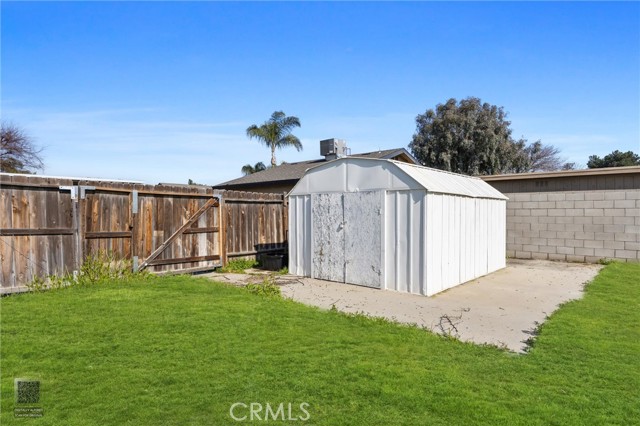 Detail Gallery Image 32 of 37 For 14825 Henderson Ave, Bakersfield,  CA 93314 - 3 Beds | 2 Baths