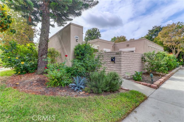 2065 Via Mariposa #C, Laguna Woods, CA 92637