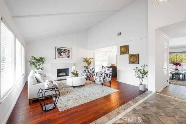 28639 Quaint Street, Agoura Hills CA: https://media.crmls.org/medias/dc8461c9-b9d8-423a-a31e-52d8fc8df49f.jpg