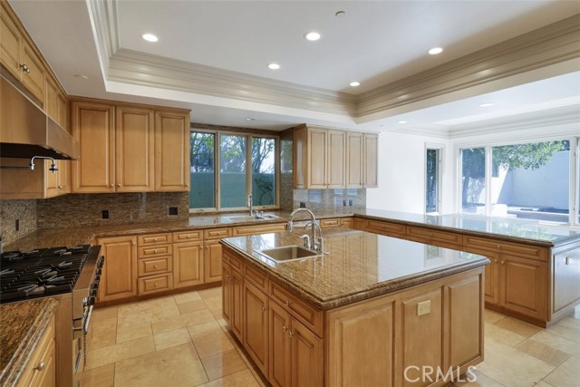2818 Deep Canyon Drive Beverly Hills, California In exclusive area of Beverly Hills 90210