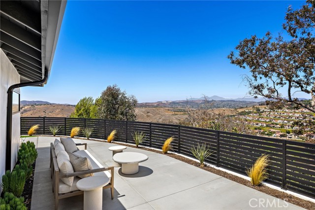 820 Calle Mendoza, San Clemente CA: https://media.crmls.org/medias/dc847c2e-d99d-419b-b123-51aec685a38b.jpg