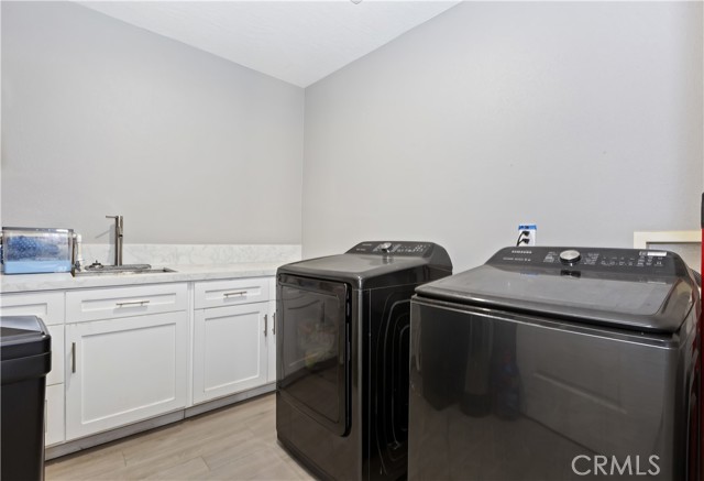 18060 Walnut Street, Hesperia CA: https://media.crmls.org/medias/dc849936-96c0-439e-b2db-8afe5041a689.jpg