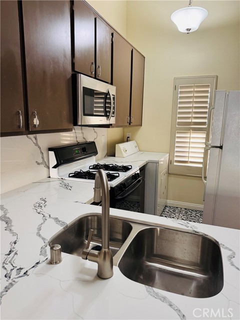 Detail Gallery Image 3 of 18 For 43 Tangelo, Irvine,  CA 92618 - 1 Beds | 1 Baths