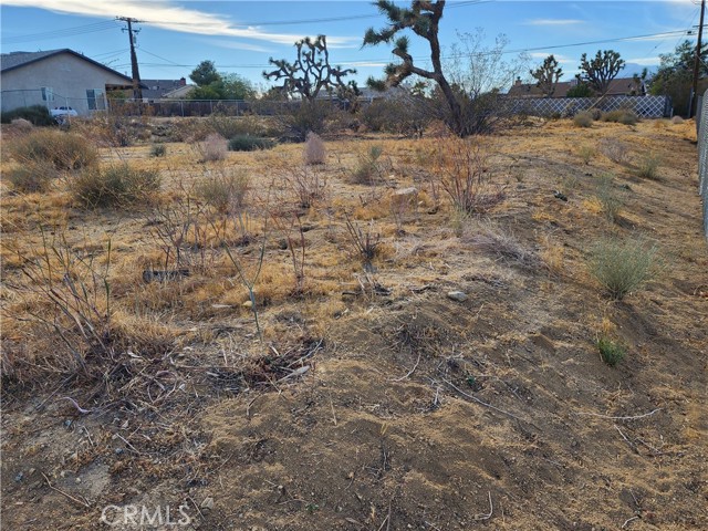 Detail Gallery Image 11 of 18 For 7022 Avalon Ave, Yucca Valley,  CA 92284 - – Beds | – Baths