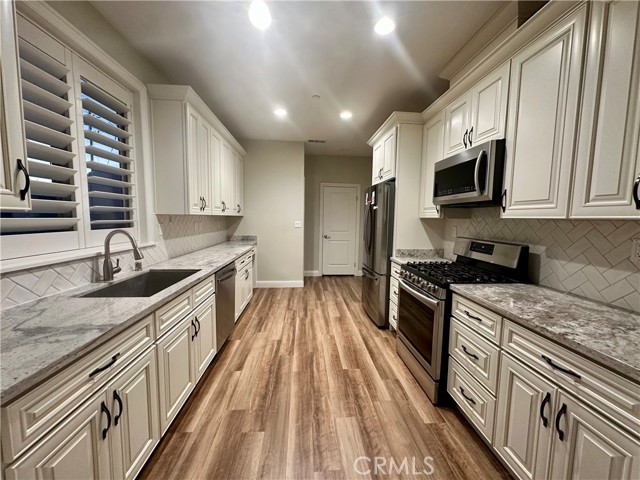 Detail Gallery Image 5 of 18 For 14950 Texaco Ave, Paramount,  CA 90723 - 3 Beds | 2/1 Baths