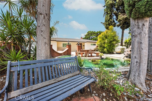 6909 N Vista Street, San Gabriel CA: https://media.crmls.org/medias/dc858c19-3887-4883-8b3d-36181de7c712.jpg