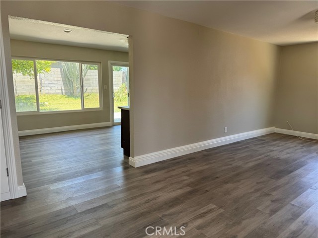 518 E 2nd Street, Rialto CA: https://media.crmls.org/medias/dc864336-3d08-4b30-b782-7d7bb7fdbd9b.jpg