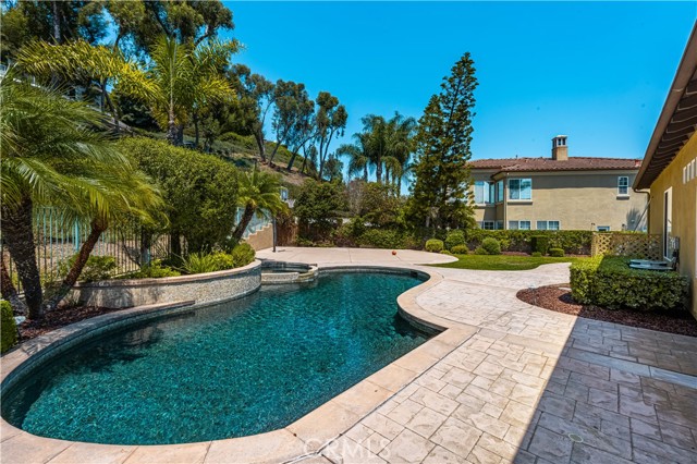 28101 Pacifica Del Mar, San Juan Capistrano CA: https://media.crmls.org/medias/dc86479a-96bb-4ae6-b0a7-ce87b6e01794.jpg