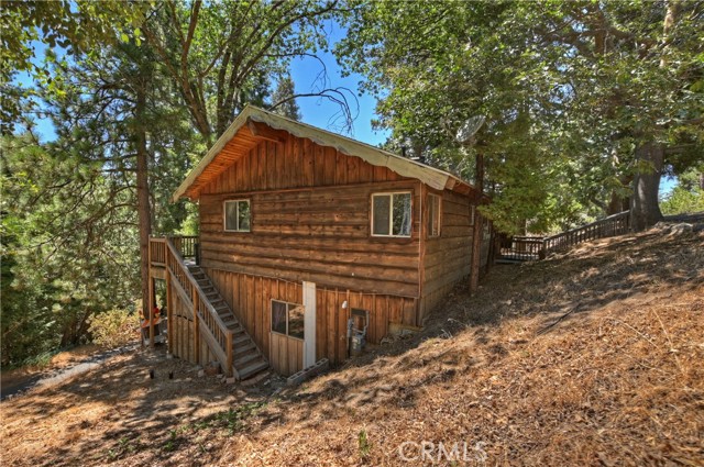 812 Arosa Drive, Crestline CA: https://media.crmls.org/medias/dc8661dc-42f6-4585-9522-2964725b8d91.jpg