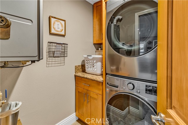 Detail Gallery Image 14 of 25 For 9052 Wallingsford Ln #10,  Westminster,  CA 92683 - 3 Beds | 2 Baths