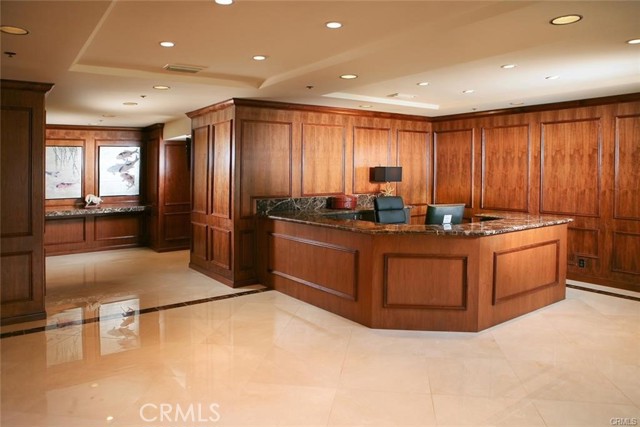 Detail Gallery Image 4 of 18 For 222 Monterey Rd #104,  Glendale,  CA 91206 - 2 Beds | 2/1 Baths