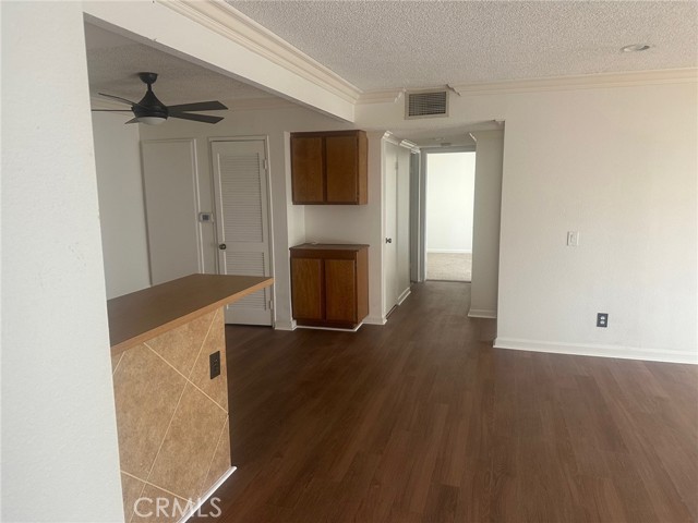 5 Country Mile Road, Pomona CA: https://media.crmls.org/medias/dc87e65a-3802-4878-add4-ae4b1a3d8399.jpg