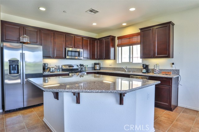 Detail Gallery Image 11 of 33 For 4146 Lovitt Cir, Lake Elsinore,  CA 92530 - 3 Beds | 2 Baths