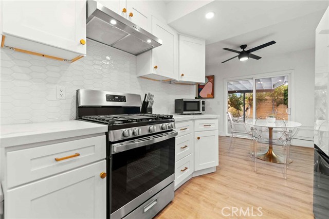 Detail Gallery Image 5 of 13 For 4351 E Calle De Carlos, Palm Springs,  CA 92264 - 3 Beds | 2 Baths