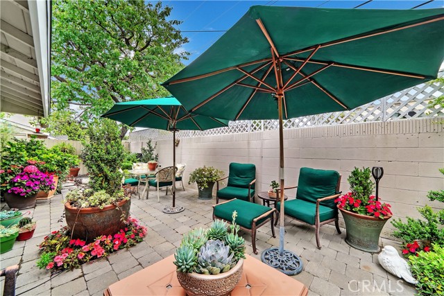 Detail Gallery Image 22 of 30 For 405 Gloucester Dr, Costa Mesa,  CA 92627 - 2 Beds | 2 Baths
