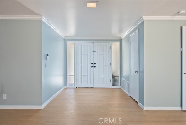 Image 3 of 32 For 12824 Woodley Avenue