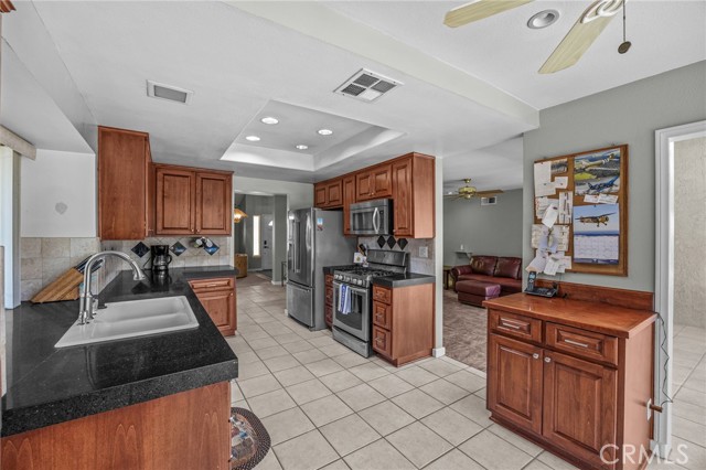 Detail Gallery Image 14 of 47 For 1233 Dale, Corona,  CA 92878 - 3 Beds | 2 Baths