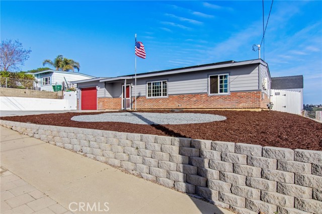 Detail Gallery Image 2 of 42 For 819 Capistrano Drive, Oceanside,  CA 92058 - 3 Beds | 1 Baths