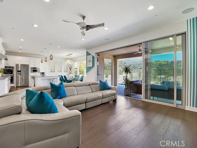15 Cielo Azul, Mission Viejo CA: https://media.crmls.org/medias/dc8aa7d8-567c-4595-bbe8-77dec01f5b23.jpg