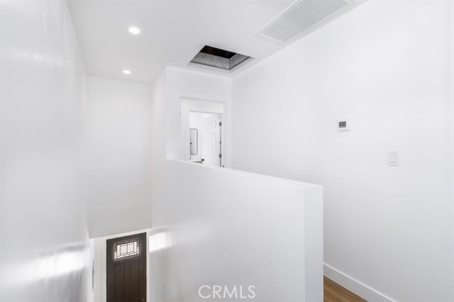 Detail Gallery Image 52 of 69 For 6616 Denver Ave, Los Angeles,  CA 90044 - 6 Beds | 5/1 Baths