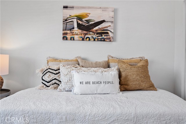 409 Utica Avenue, Huntington Beach CA: https://media.crmls.org/medias/dc8aeb4a-1c1a-464d-8629-9ba1f794cc82.jpg
