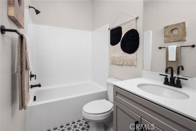 Detail Gallery Image 12 of 22 For 7447 Armeria Ln, Chino,  CA 91708 - 4 Beds | 3/1 Baths