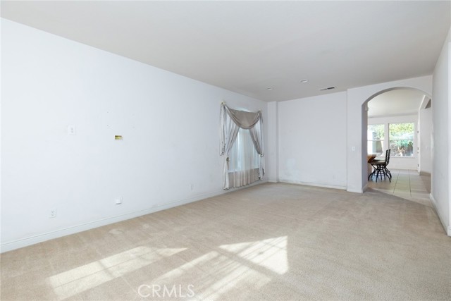 Detail Gallery Image 5 of 17 For 2681 Wrenwood, Clovis,  CA 93611 - 5 Beds | 3/1 Baths