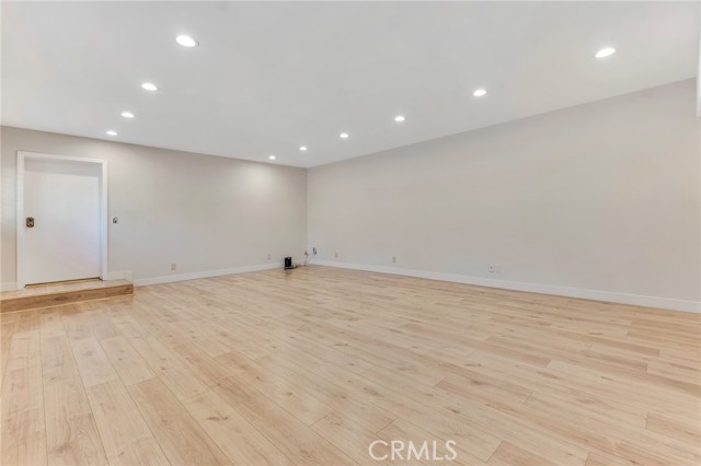 Detail Gallery Image 20 of 46 For 22781 Macfarlane Dr, Woodland Hills,  CA 91364 - 3 Beds | 3/1 Baths