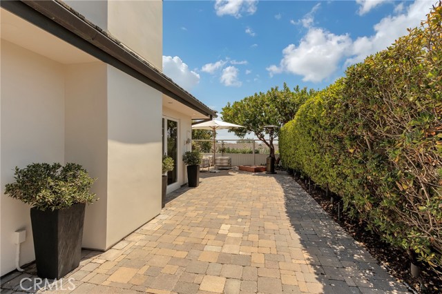 Detail Gallery Image 22 of 27 For 2897 Chateau Way, Laguna Beach,  CA 92651 - 3 Beds | 2 Baths