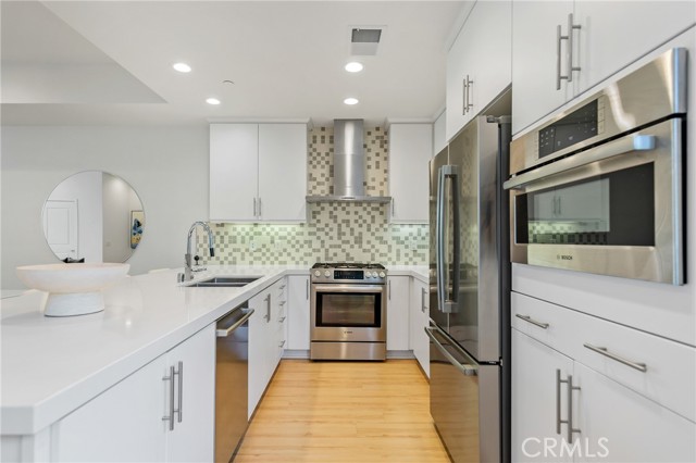 Detail Gallery Image 13 of 34 For 3306 Aria Ln, Los Angeles,  CA 90034 - 3 Beds | 3/1 Baths