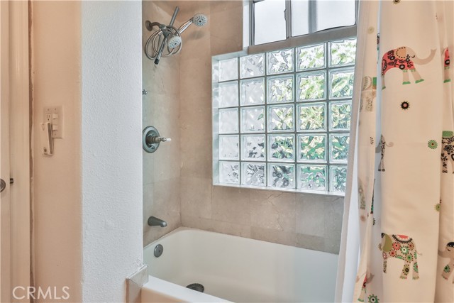 Detail Gallery Image 28 of 41 For 22121 Cantara St, Canoga Park,  CA 91304 - 3 Beds | 2 Baths