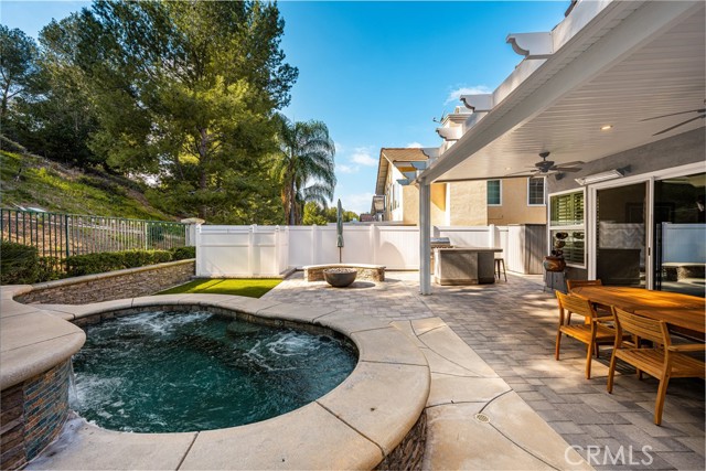 Detail Gallery Image 5 of 32 For 995 S Silver Star Way, Anaheim,  CA 92808 - 3 Beds | 2/1 Baths