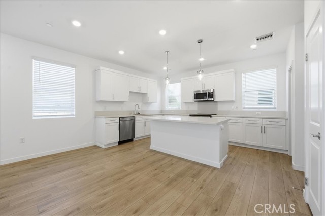 Detail Gallery Image 10 of 28 For 9323 via Azul, Pico Rivera,  CA 90660 - 3 Beds | 3 Baths