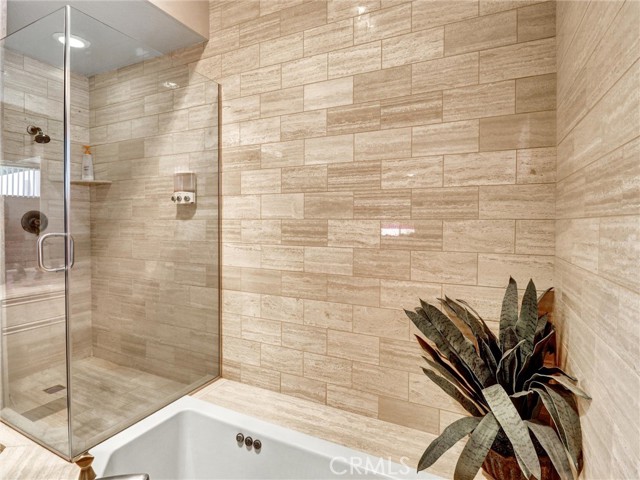 208 Kavenish S Drive, Rancho Mirage CA: https://media.crmls.org/medias/dc90d191-b33e-43d3-b05a-46b2263d7d38.jpg
