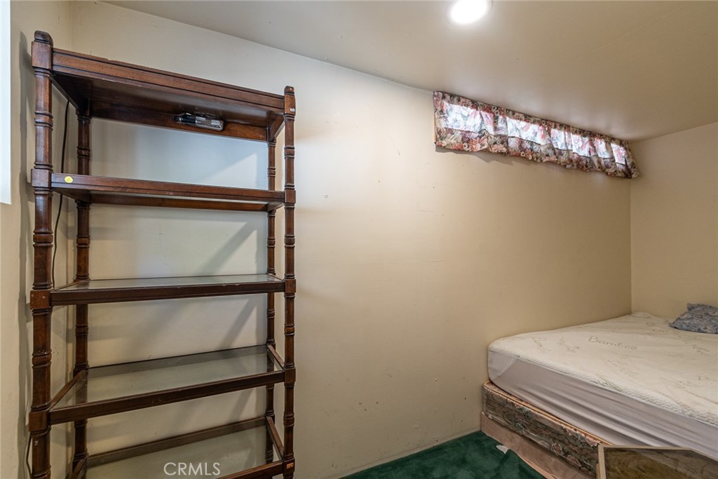 https://media.crmls.org/medias/dc912f6f-6466-407f-9029-a4226e88260d.jpg?preset=X-Large