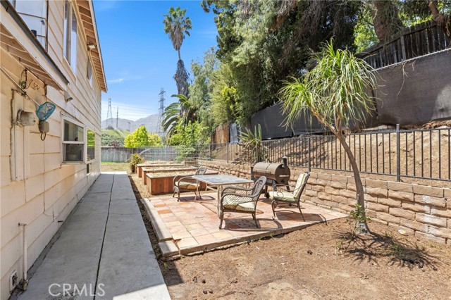 23994 Prado Lane, Colton CA: https://media.crmls.org/medias/dc914f6d-61ad-4e39-bff0-bc0f22ec4587.jpg