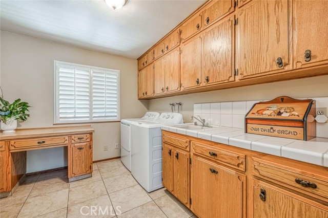 6442 N Gentry Avenue, Fresno CA: https://media.crmls.org/medias/dc9179b5-bee9-484b-a5c8-b6b210013eab.jpg