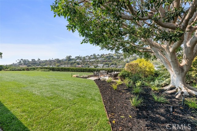 1056 Madison Place, Laguna Beach CA: https://media.crmls.org/medias/dc92681b-d252-4c44-bcc1-1ba0648d3fe9.jpg