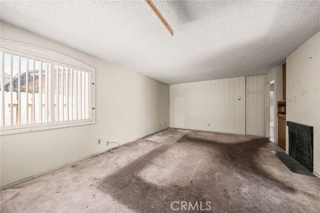 13208 Florwood Avenue, Hawthorne CA: https://media.crmls.org/medias/dc9312c4-6429-468a-a296-daf714ff8cd4.jpg