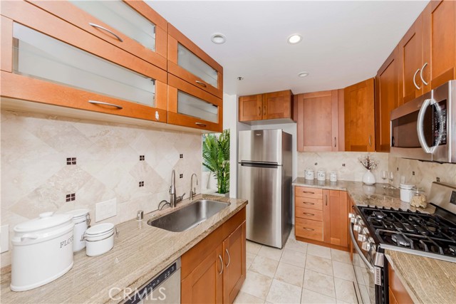 Detail Gallery Image 5 of 16 For 533 S St Andrews Pl #304,  Los Angeles,  CA 90020 - 1 Beds | 1 Baths