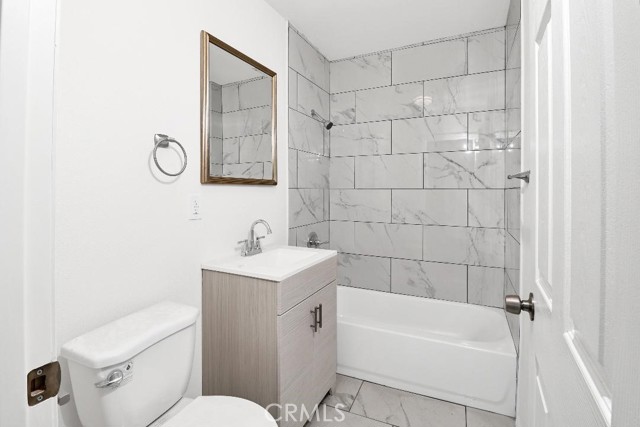 9411 Catawba Avenue, Fontana CA: https://media.crmls.org/medias/dc93a8c7-f96d-49f2-a6a4-f8c8e1177991.jpg