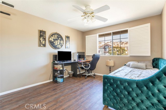 28741 Park Woodland Place, Saugus CA: https://media.crmls.org/medias/dc942d4f-140e-424f-805c-4c67b2016e50.jpg